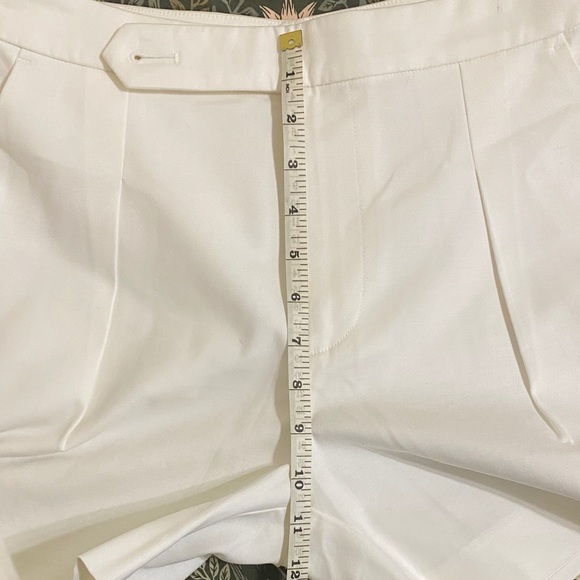 Lauren Ralph Lauren Cream Women's Pleated Shorts - Picture 7 of 10